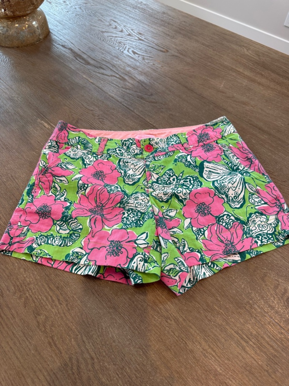 Lilly Pulitzer Green and Pink Floral Print Women's Shorts - Like new!